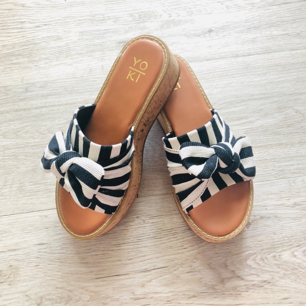 *NEW: Platform Sandals Strip Black & White
